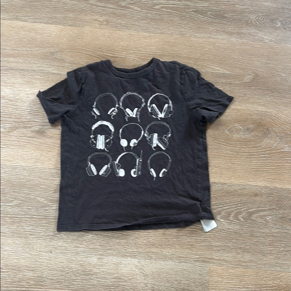 GAP Black Short Sleeve Tee with Headphone Graphic